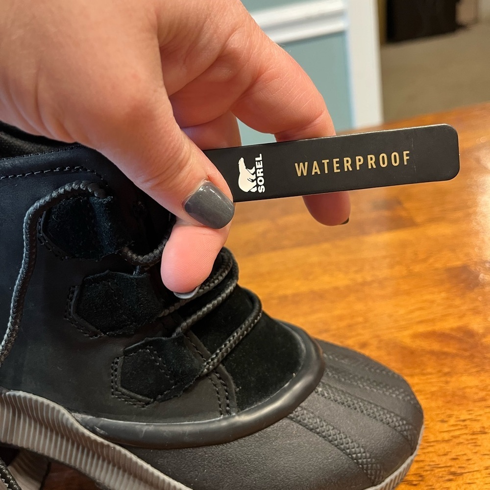 New Sorel Out N About Waterproof black lace up boot size 6.5 - Picture 3 of 12